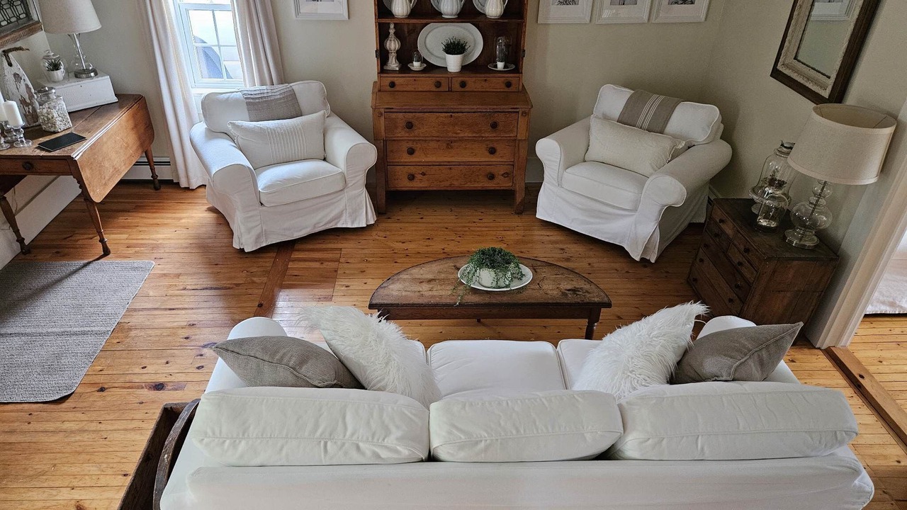 Photo of Livingroom in Mahone Bay