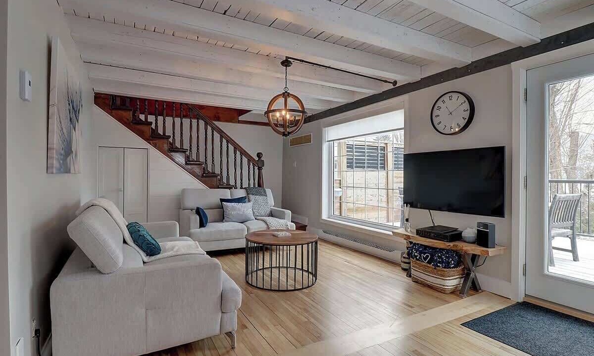 Photo of Livingroom in Stanstead Township