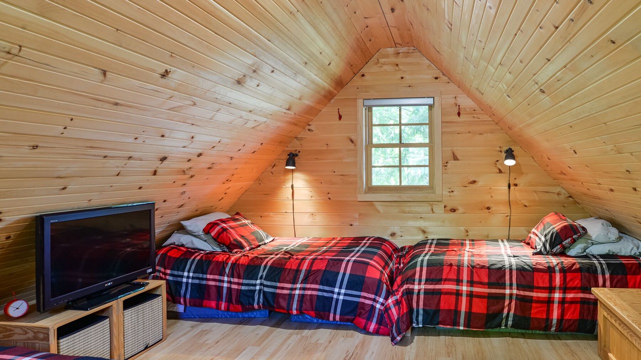 Photo of Bedroom in McMurrich/Monteith