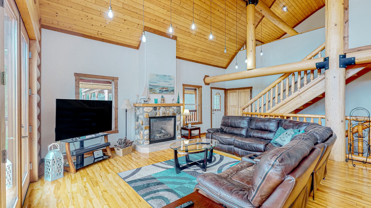 Photo of Livingroom in Christina Lake