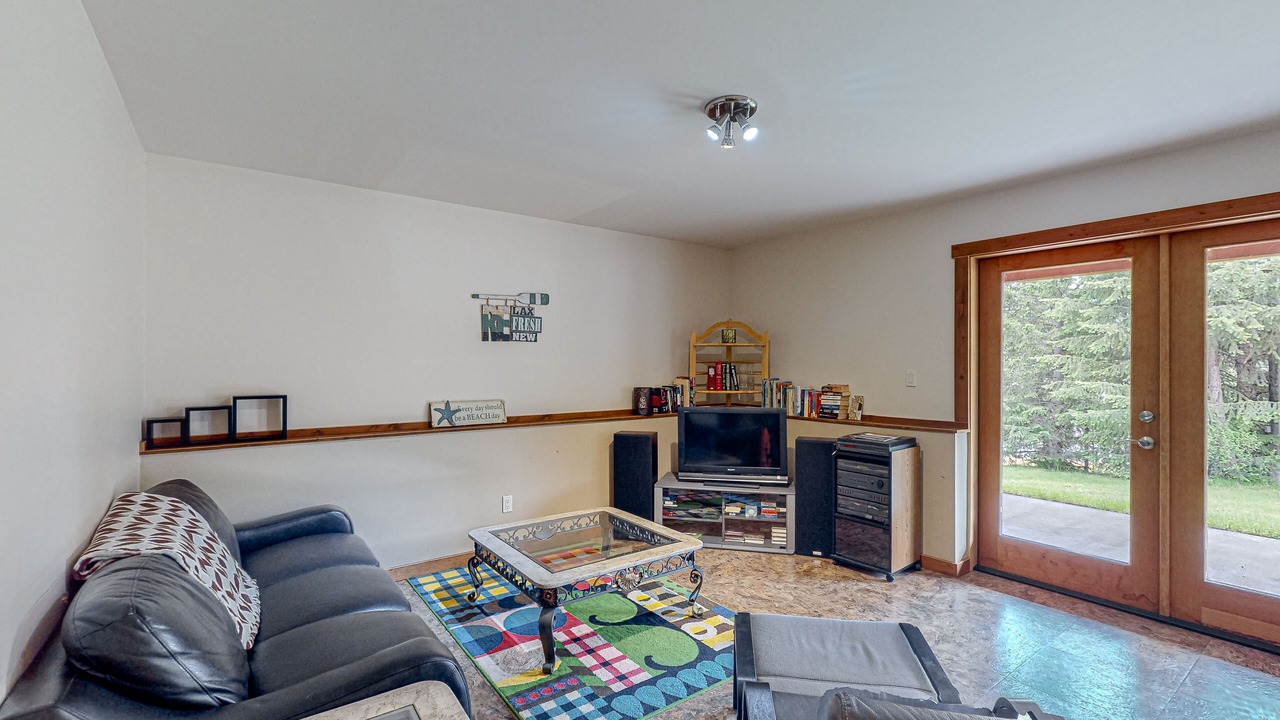 Photo of Livingroom in Christina Lake