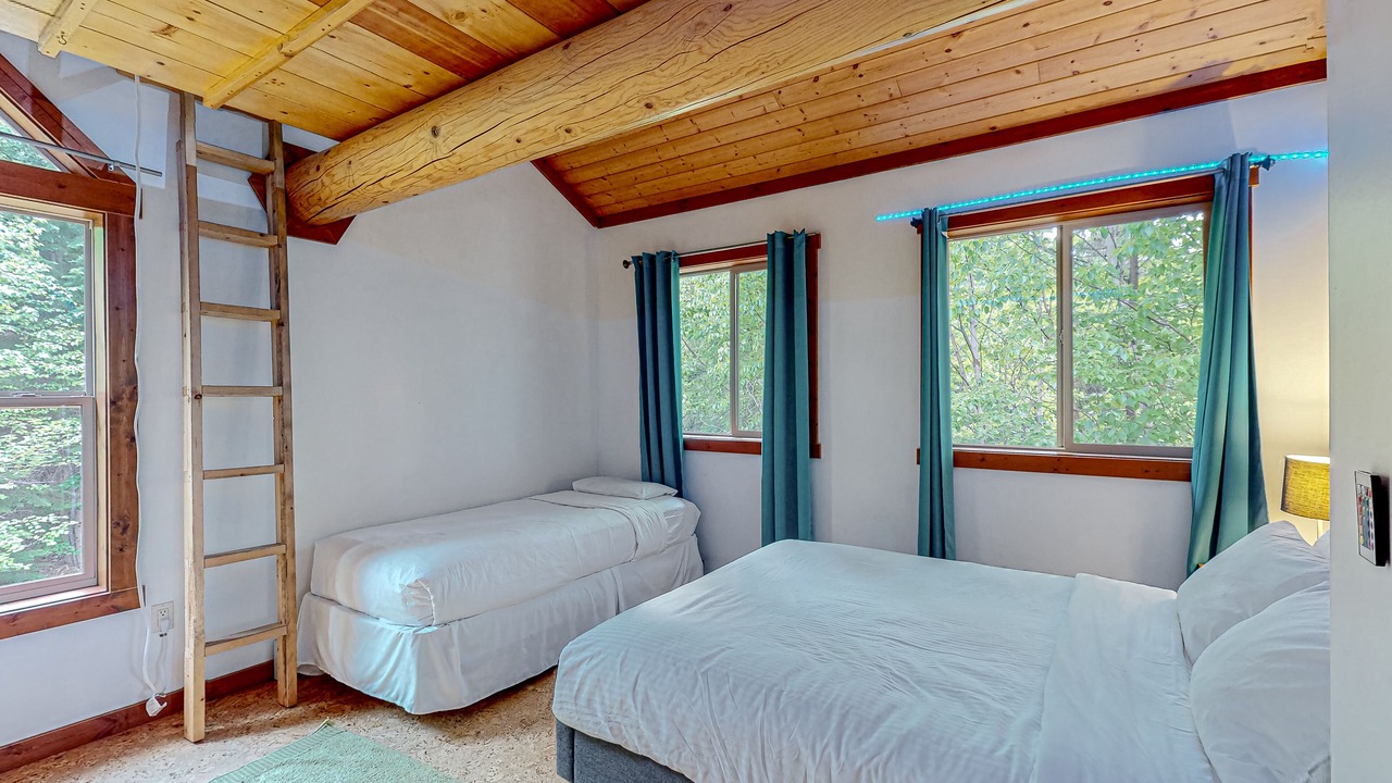 Photo of Bedroom in Christina Lake
