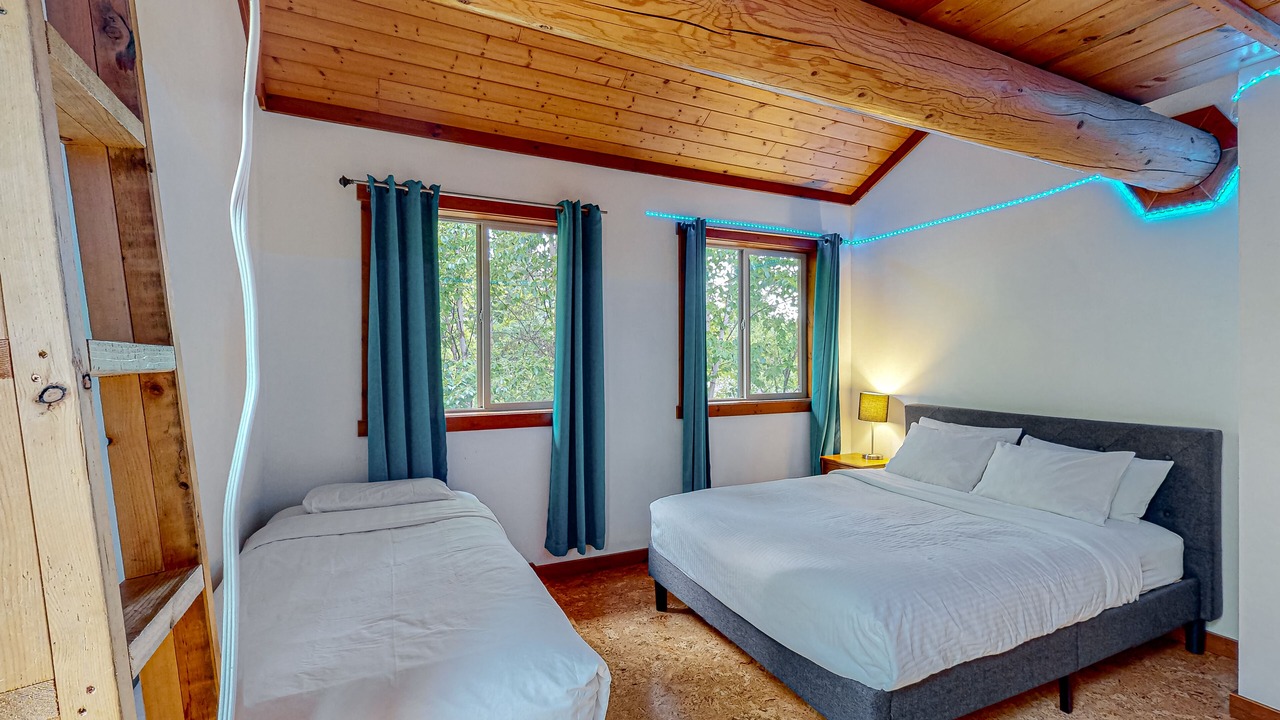 Photo of Bedroom in Christina Lake