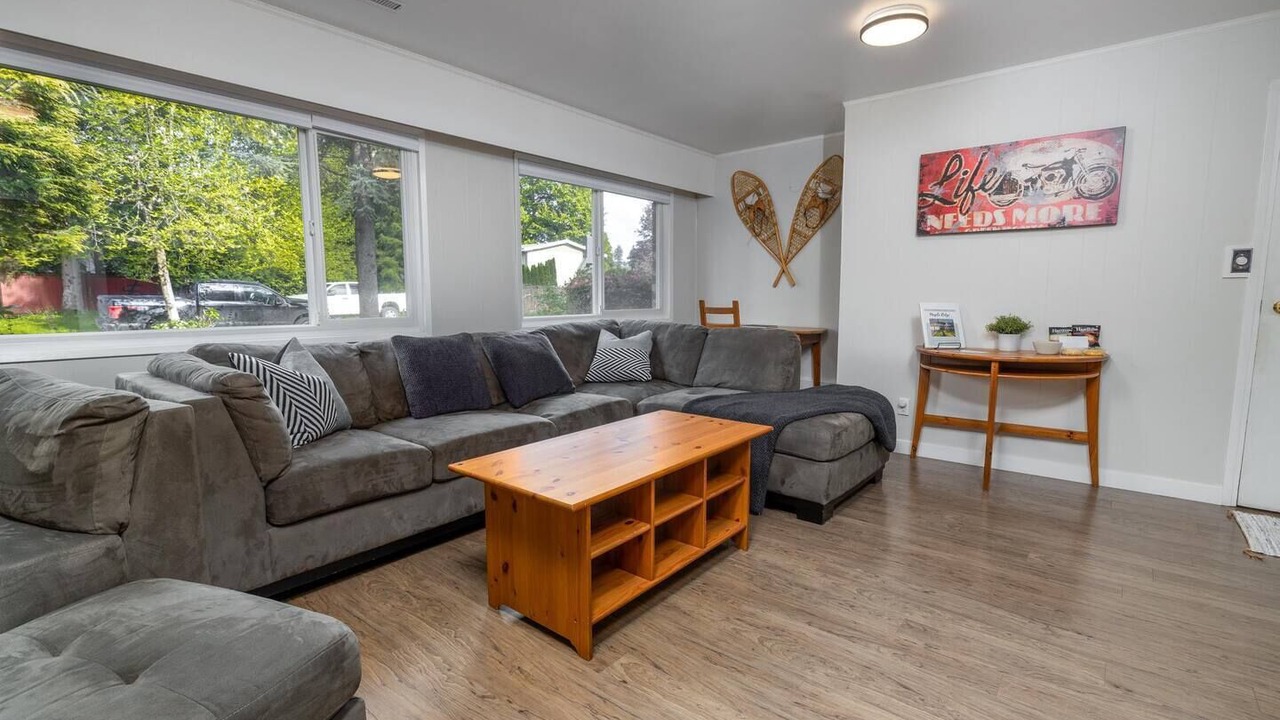 Photo of Livingroom in Maple Ridge