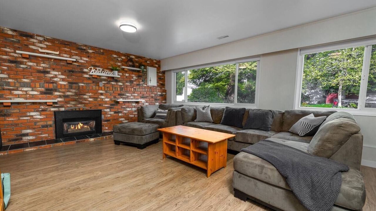 Photo of Livingroom in Maple Ridge