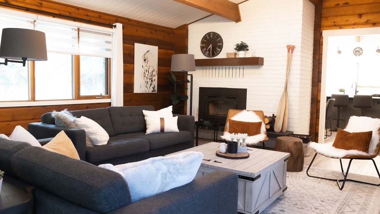 Photo of Livingroom in Bragg Creek