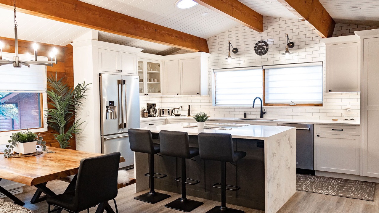 Photo of Kitchen in Bragg Creek
