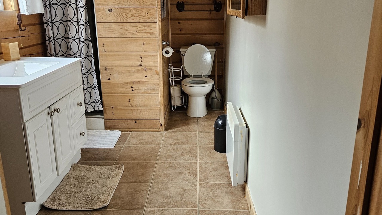 Photo of Bathroom in Val-des-Monts