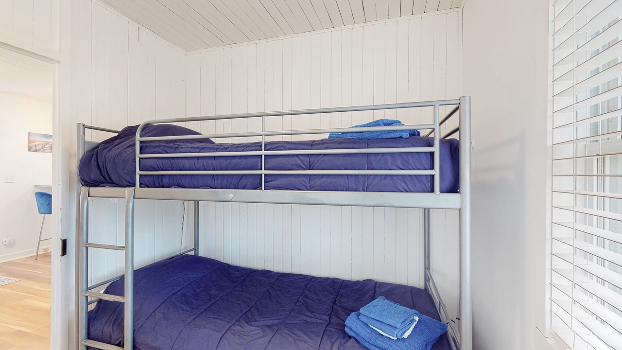 Photo of Bedroom in Crystal Beach
