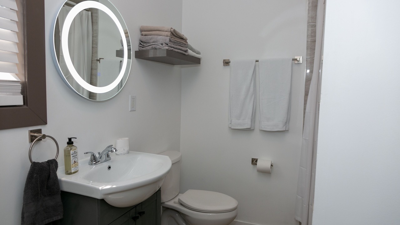 Photo of Bathroom in Port Dalhousie