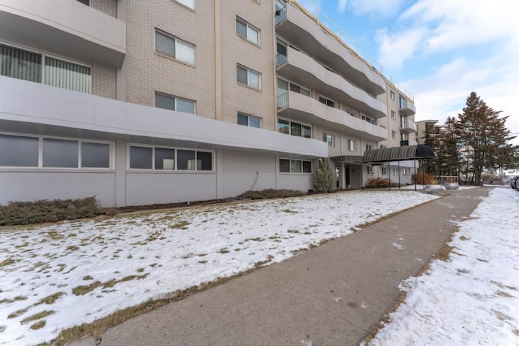Photo of Outdoor in Crescent Heights