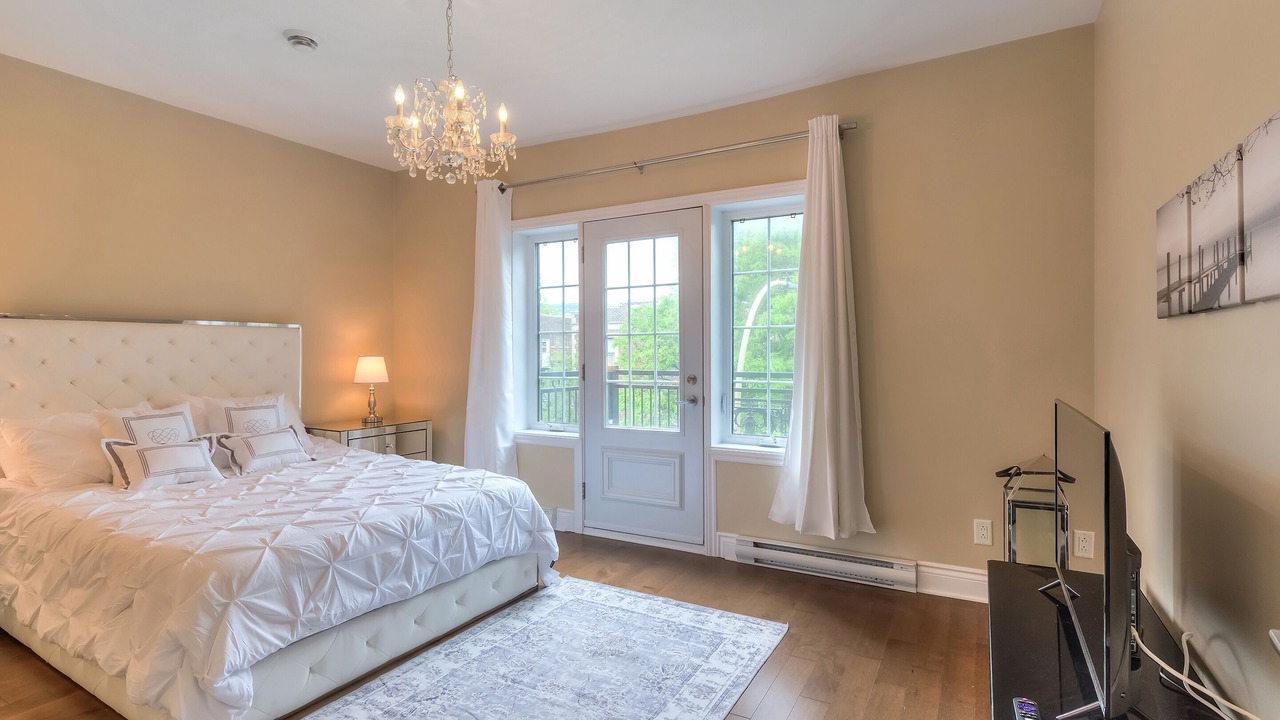 Photo of Bedroom in Cote-Des-Neiges—Notre-Dame-De-Grace