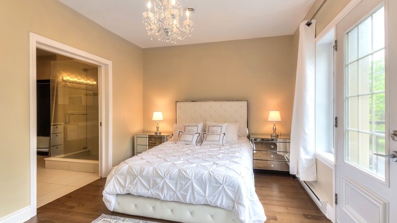 Photo of Bedroom in Cote-Des-Neiges—Notre-Dame-De-Grace