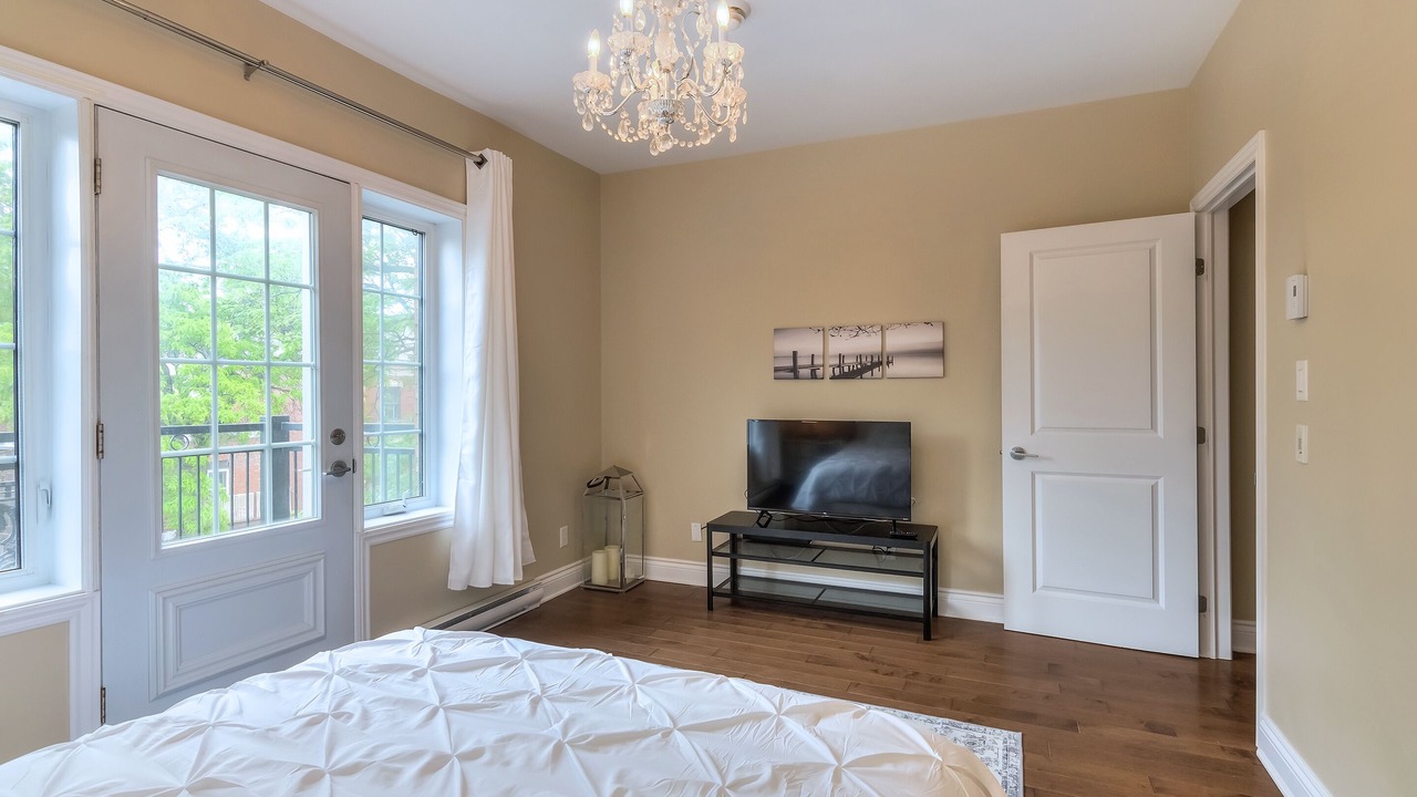 Photo of Bedroom in Cote-Des-Neiges—Notre-Dame-De-Grace