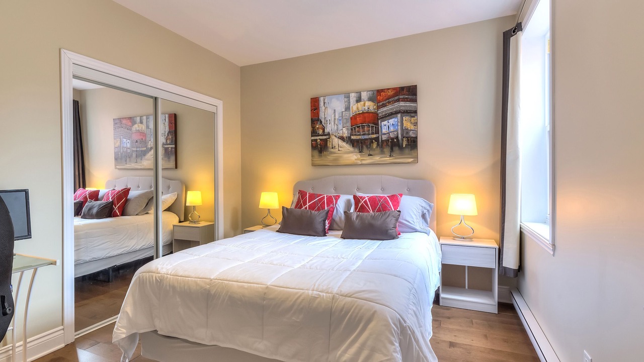 Photo of Bedroom in Cote-Des-Neiges—Notre-Dame-De-Grace