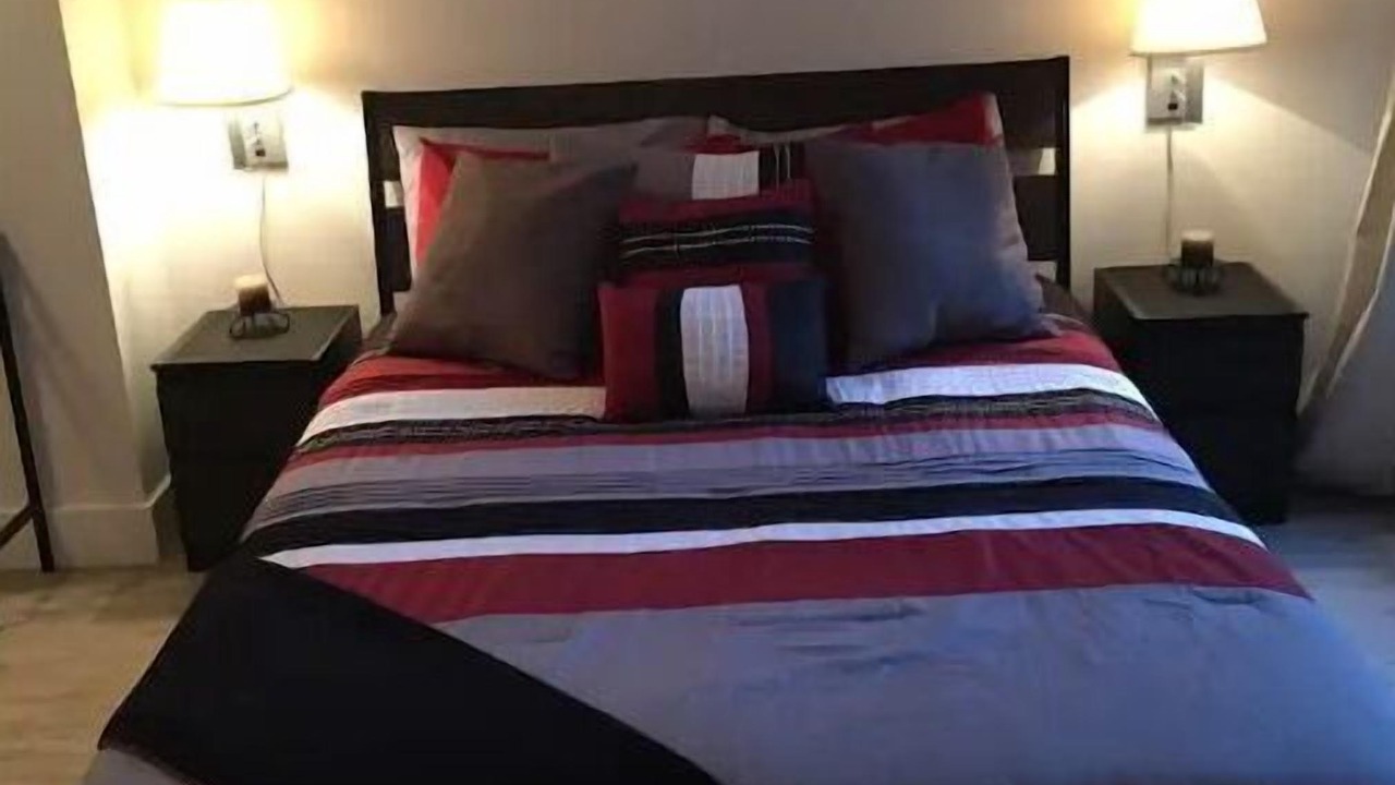 Photo of Bedroom in International District