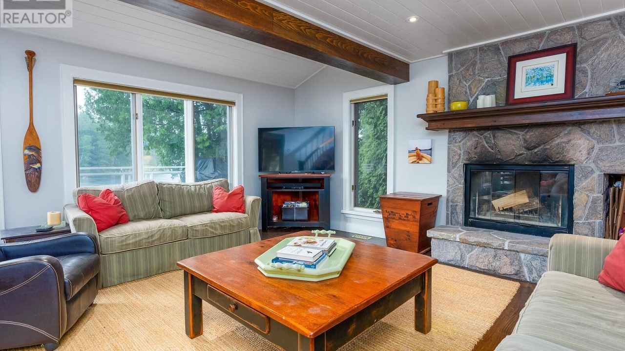 Photo of Livingroom in Muskoka Lakes