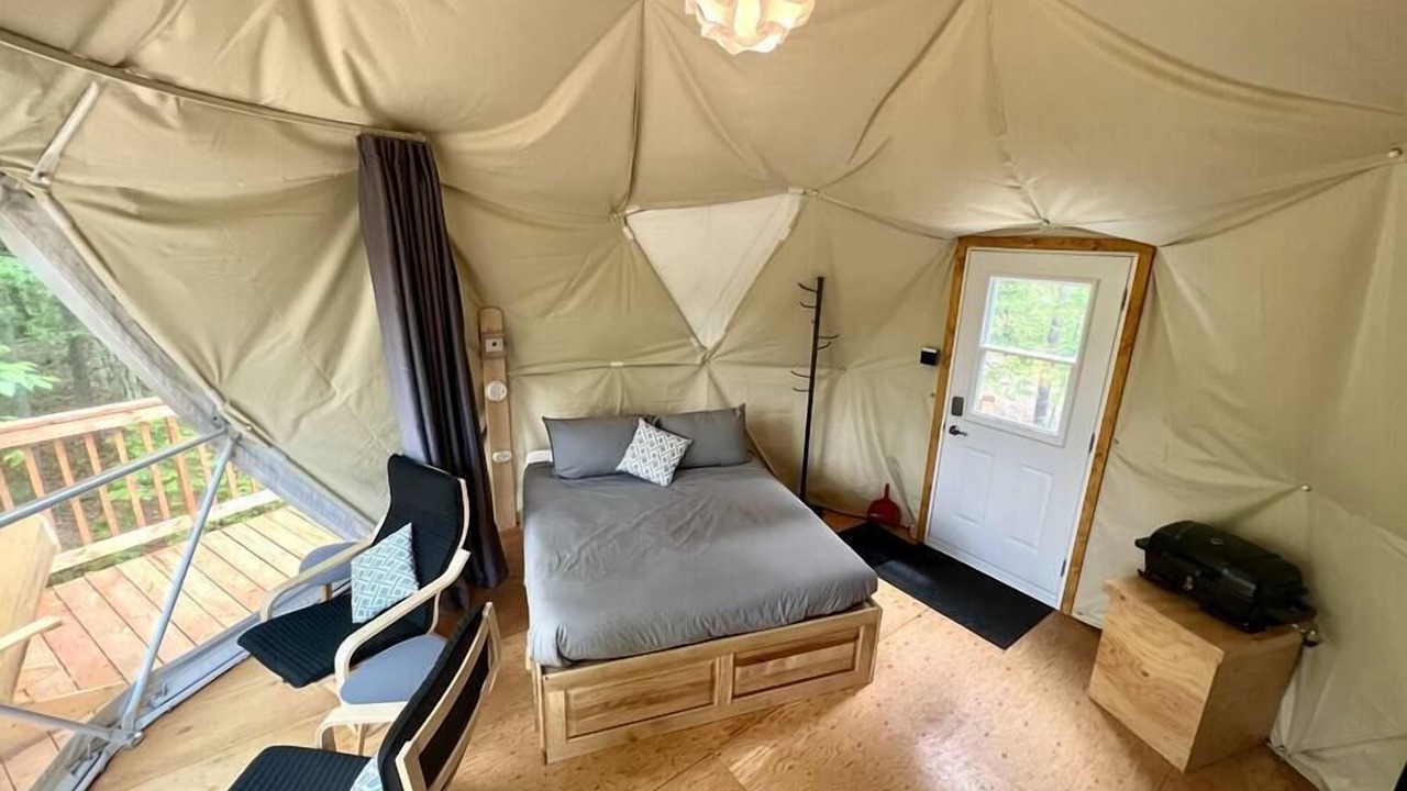 Photo of Bedroom in Saint-Gabriel-de-Valcartier
