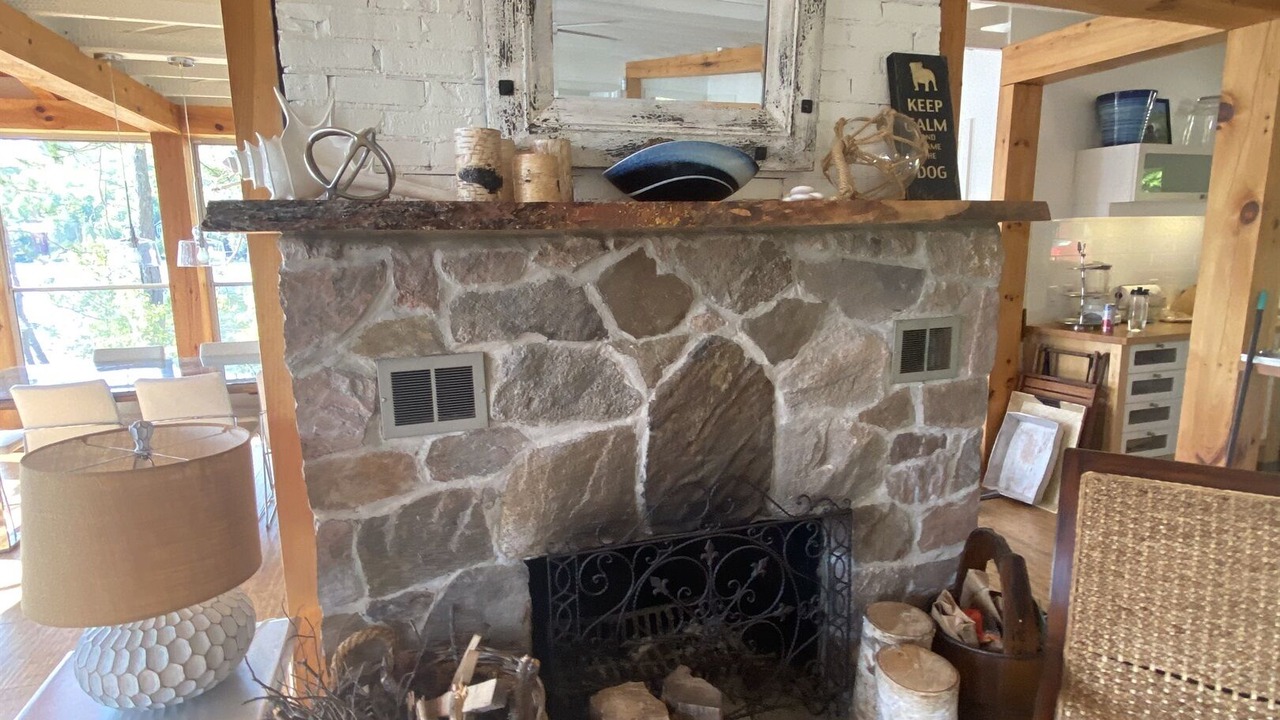Photo of Livingroom in Val-des-Monts