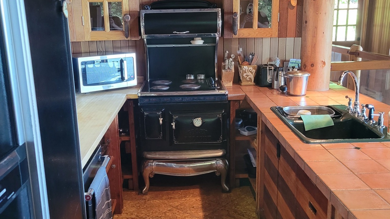 Photo of Kitchen in Bowen Island
