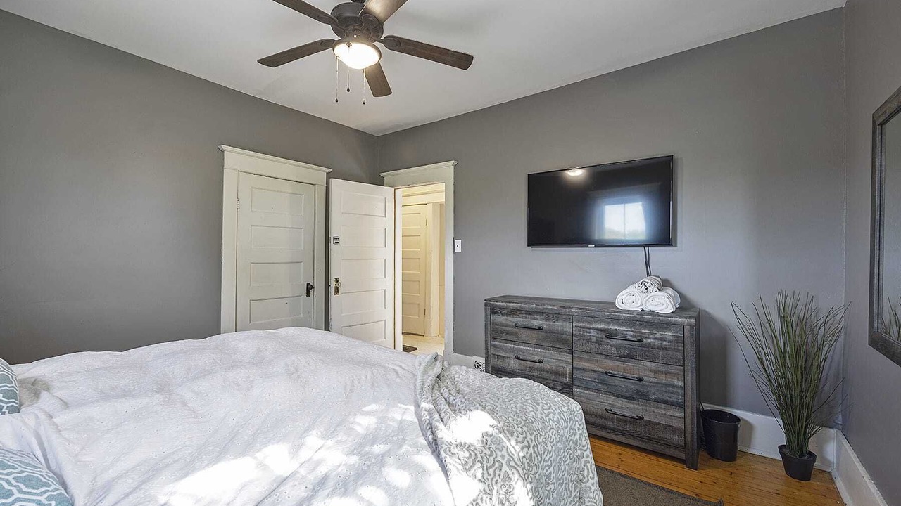 Photo of Bedroom in Napanee