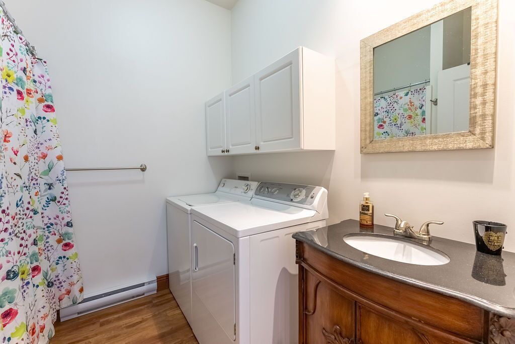 Photo of Bathroom in Desjardins