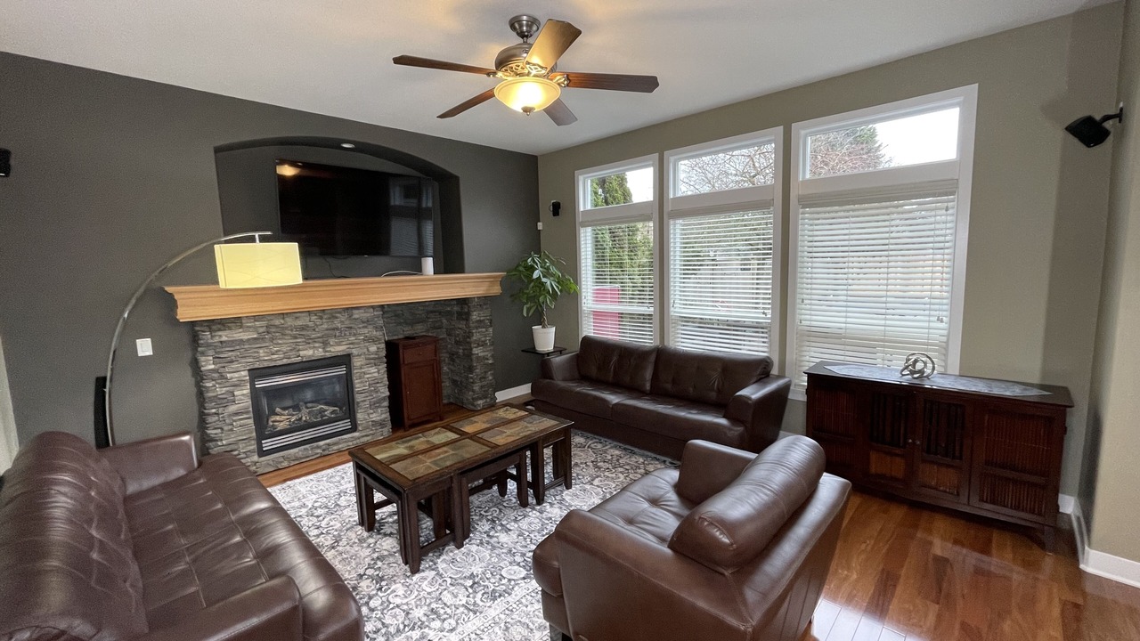 Photo of Livingroom in South Newton