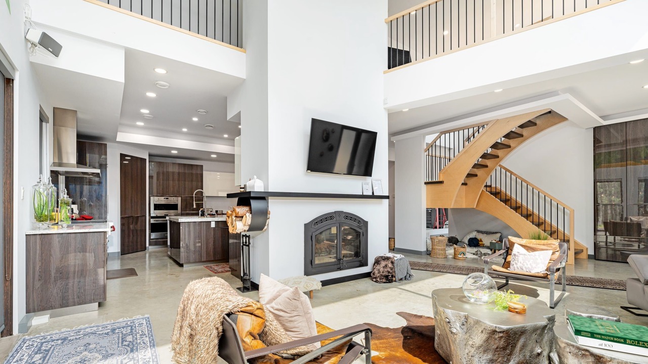 Photo of Livingroom in Parkland County