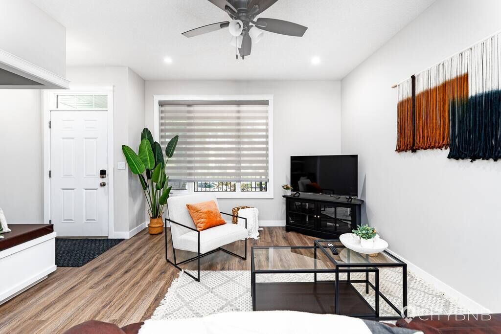 Photo of Livingroom in North Central Edmonton