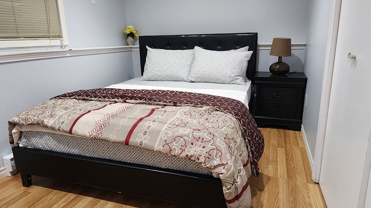 Photo of Bedroom in Saanich East