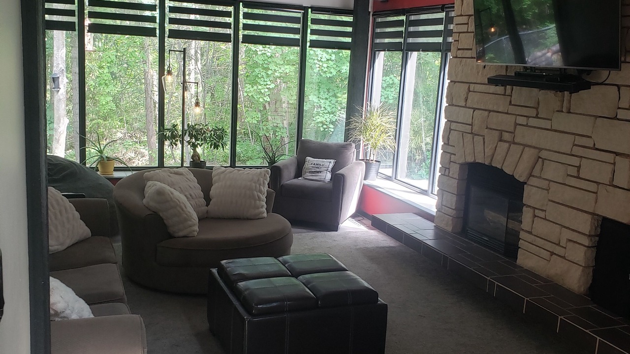 Photo of Livingroom in Salmon Arm