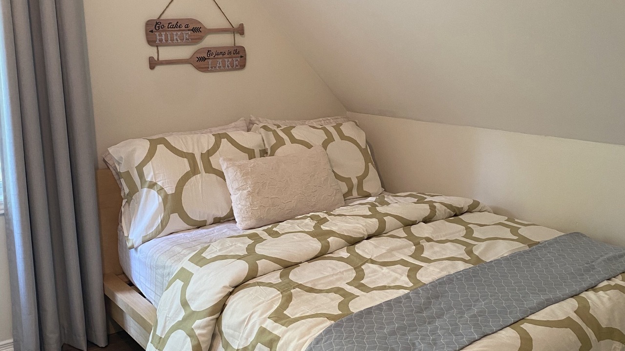 Photo of Bedroom in Strong