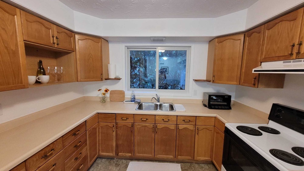Photo of Kitchen in Kincardine