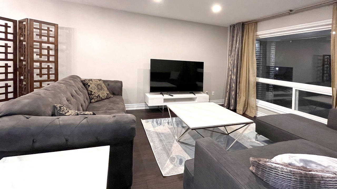 Photo of Livingroom in Pickering