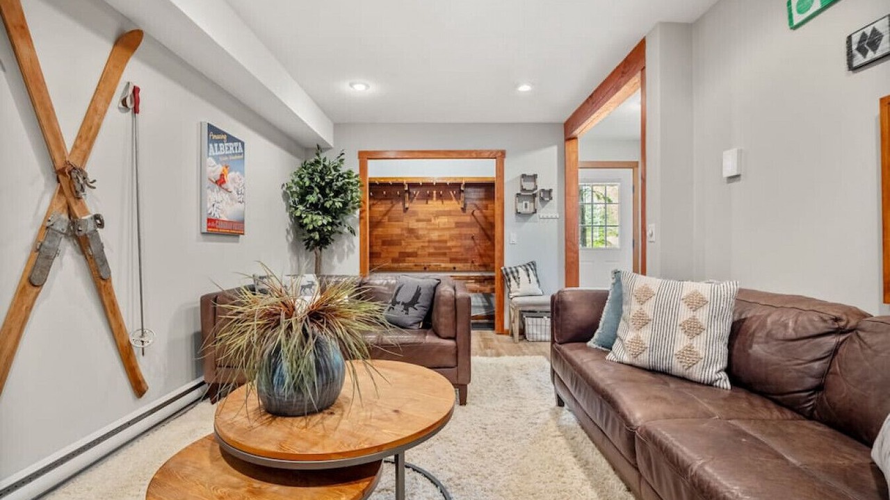Photo of Livingroom in East Kootenay