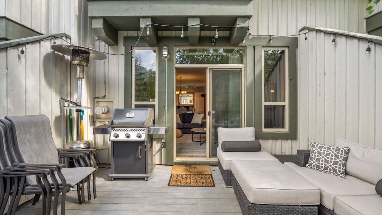 Photo of Patio Balcony in East Kootenay