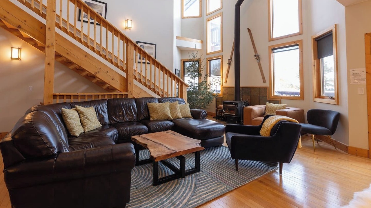 Photo of Livingroom in East Kootenay