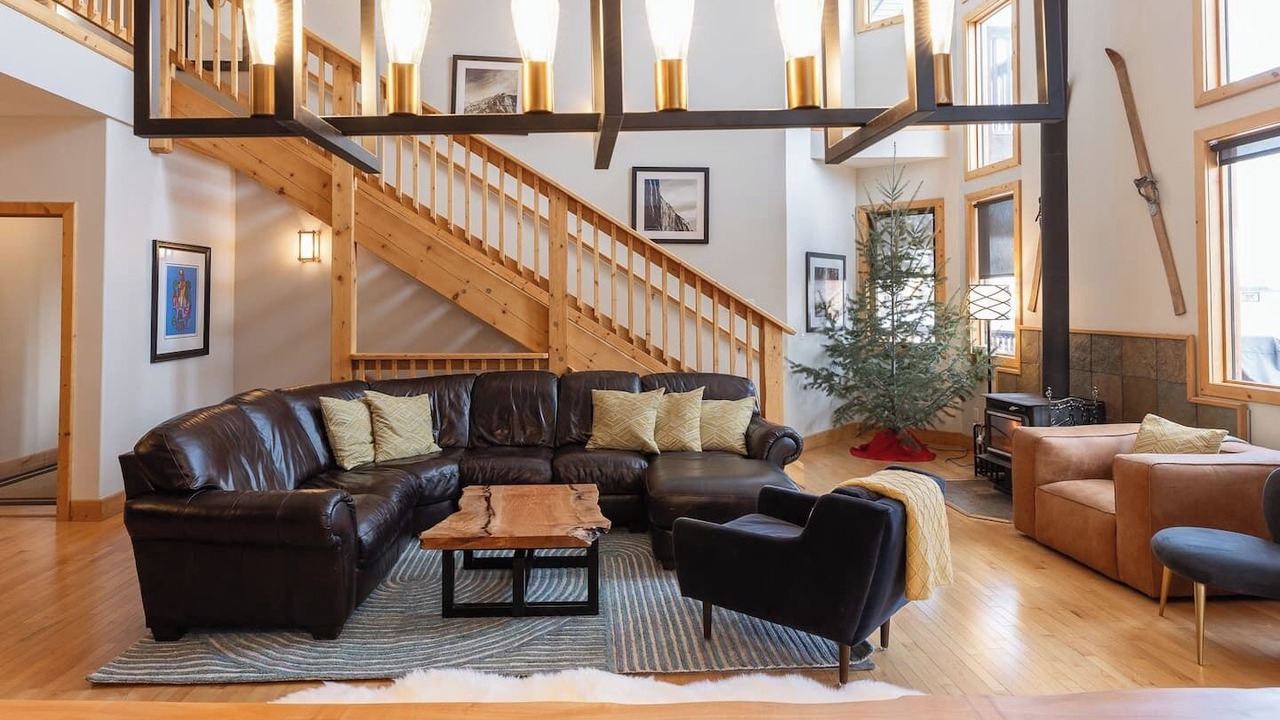 Photo of Livingroom in East Kootenay