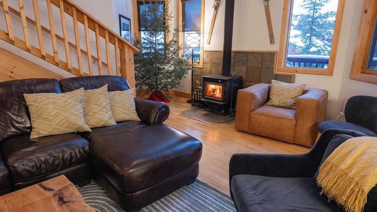 Photo of Livingroom in East Kootenay