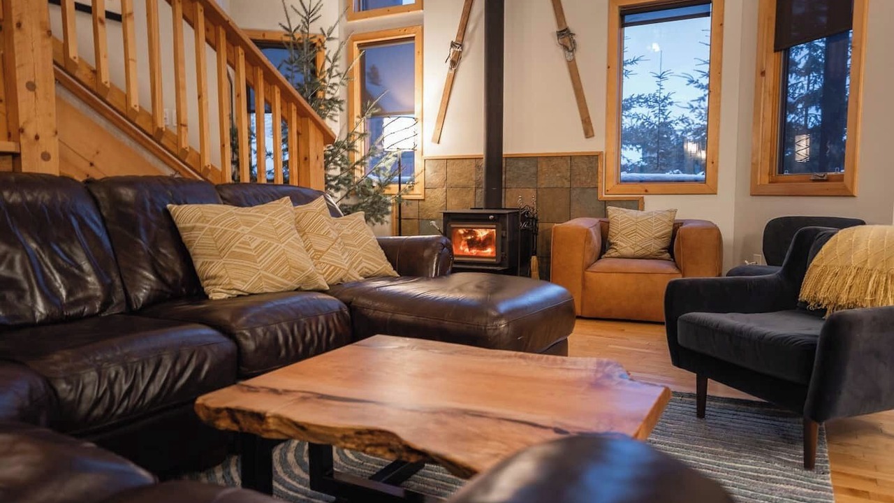 Photo of Livingroom in East Kootenay