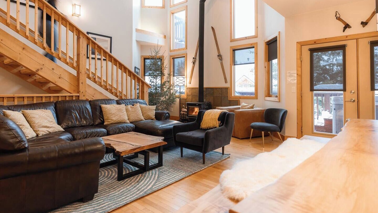 Photo of Livingroom in East Kootenay