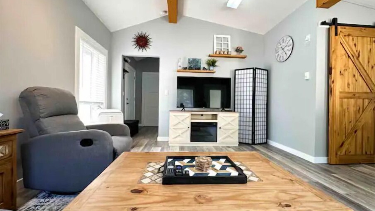 Photo of Livingroom in Christina Lake