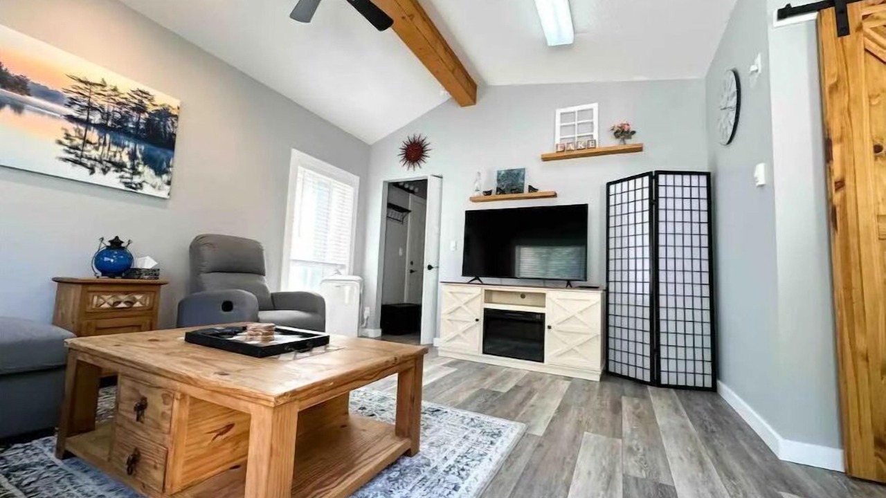 Photo of Livingroom in Christina Lake