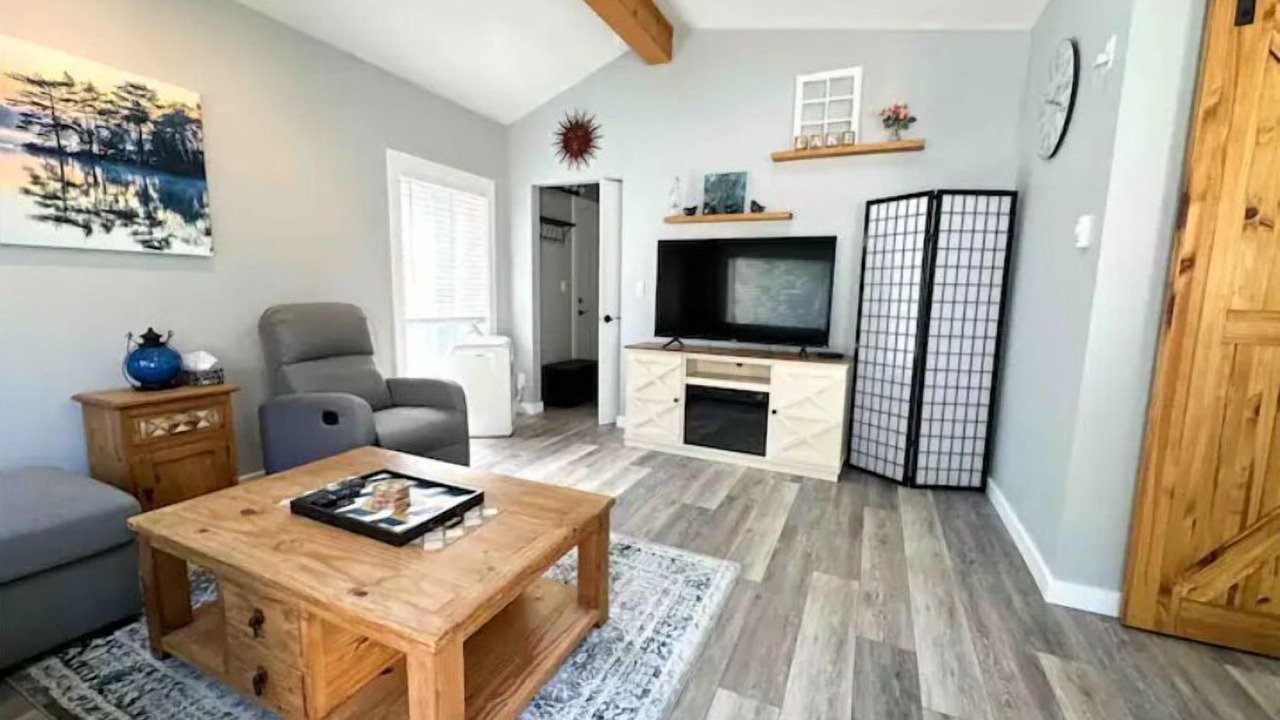 Photo of Livingroom in Christina Lake