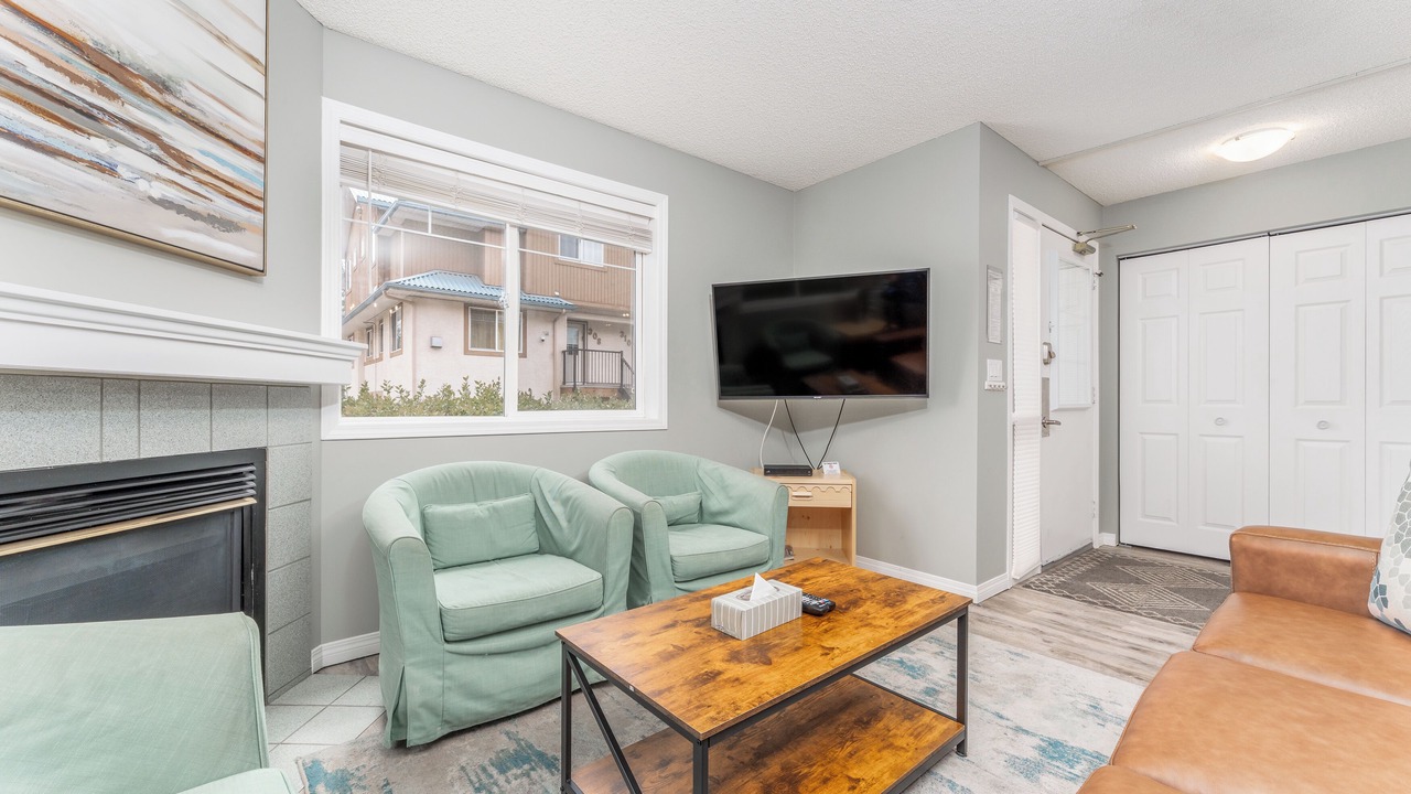 Photo of Livingroom in Canadian Rockies