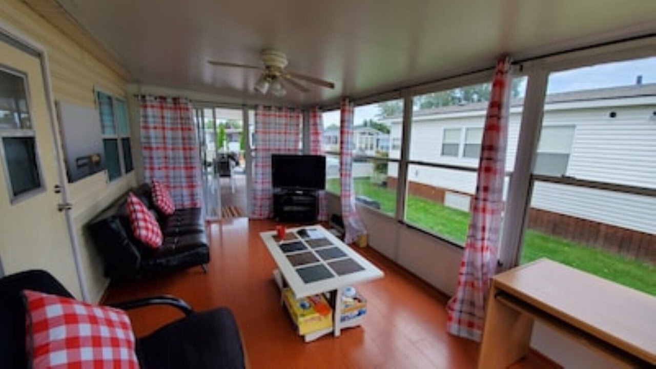 Photo of Livingroom in Sherkston