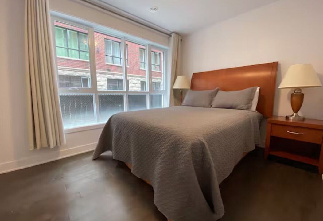 Photo of Bedroom in Cote-Des-Neiges—Notre-Dame-De-Grace
