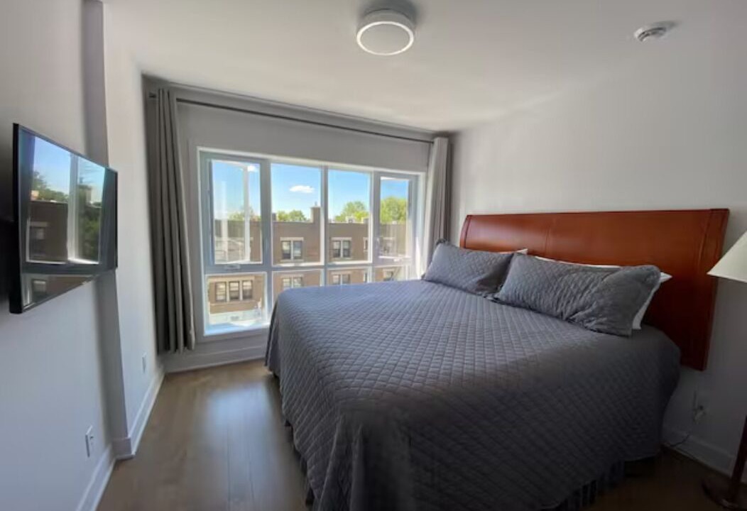 Photo of Bedroom in Cote-Des-Neiges—Notre-Dame-De-Grace
