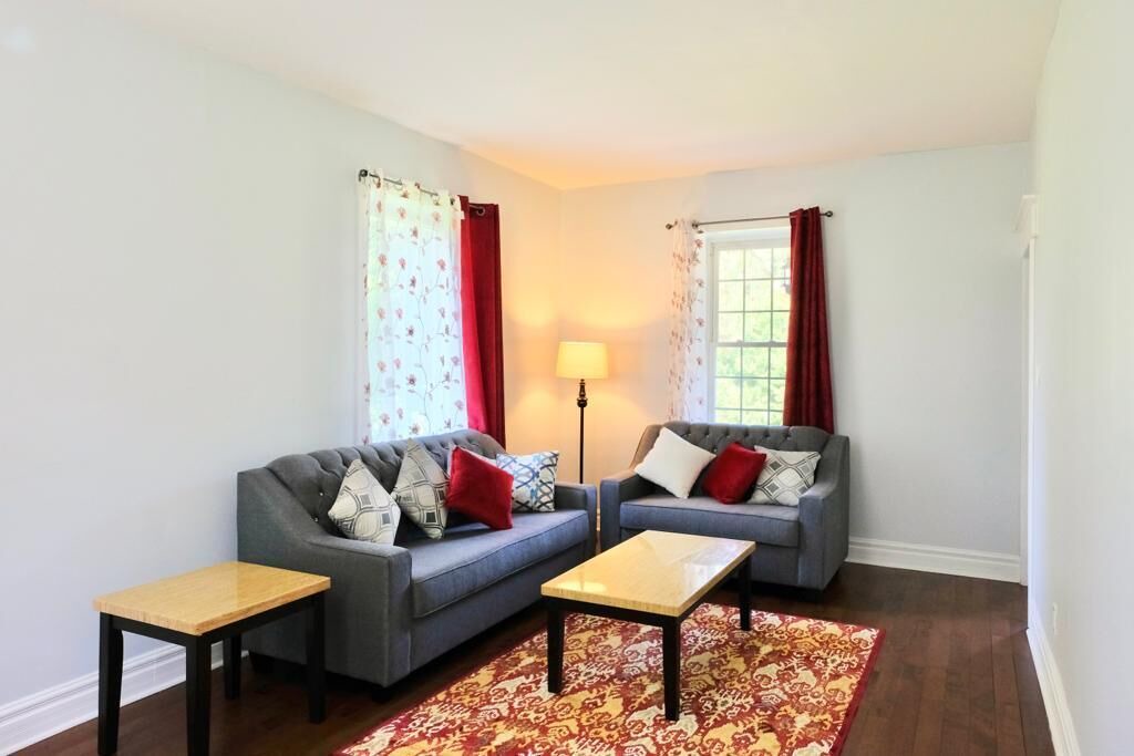 Photo of Livingroom in Erin