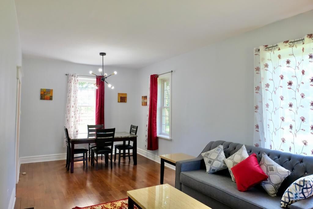 Photo of Livingroom in Erin